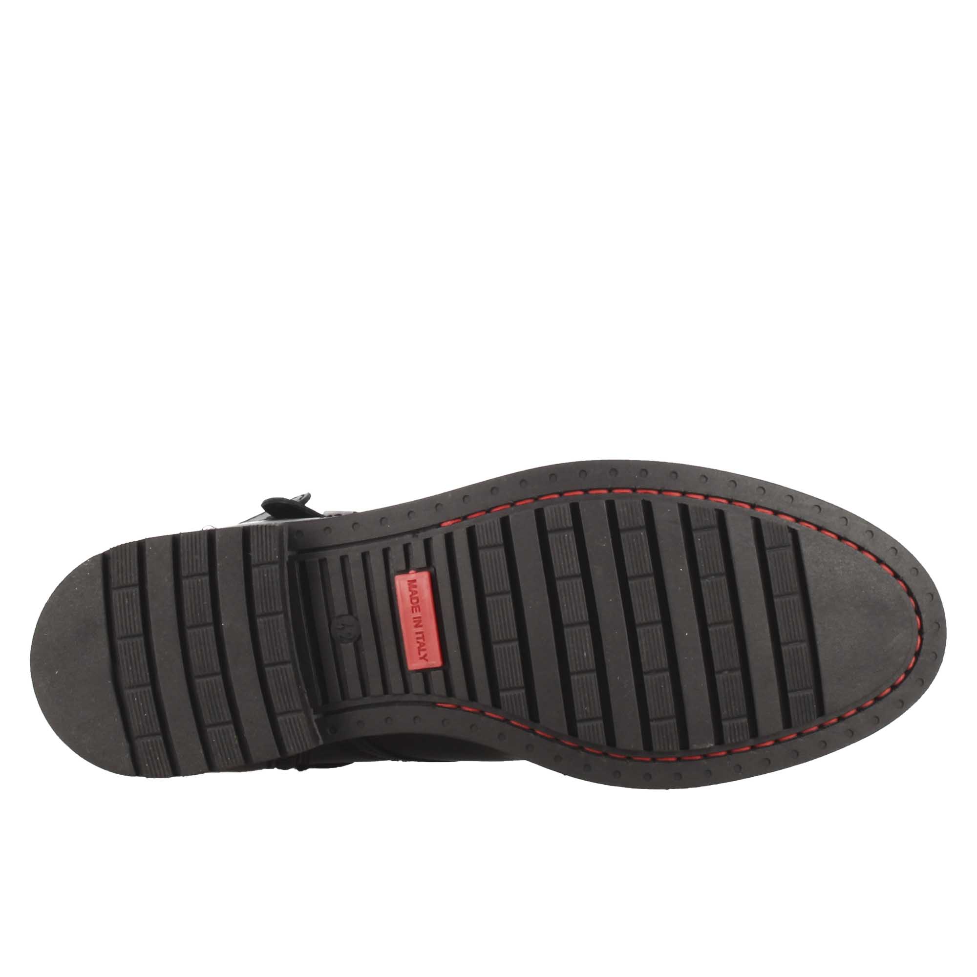 Anfibio da uomo in pelle colore nero e suola in gomma - Image 4