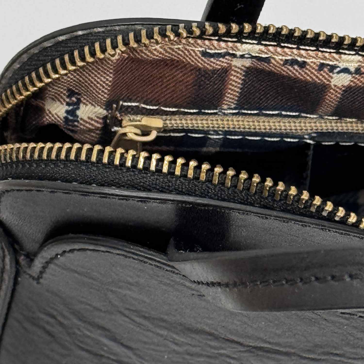 Borsa a tracolla Livia da donna in pelle nera semi lucida - Image 4