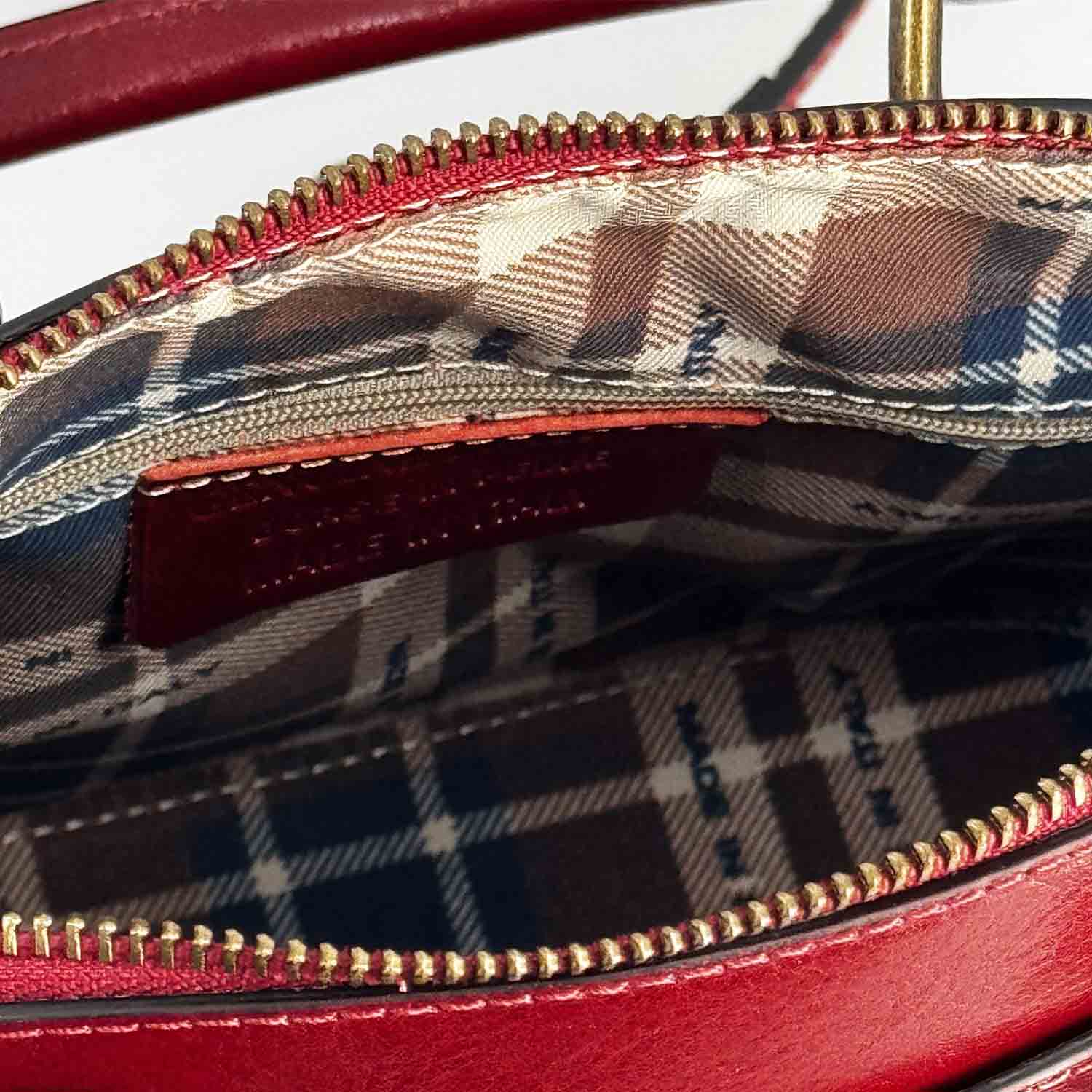 Borsa a tracolla Livia da donna in pelle rossa semi lucida - Image 4