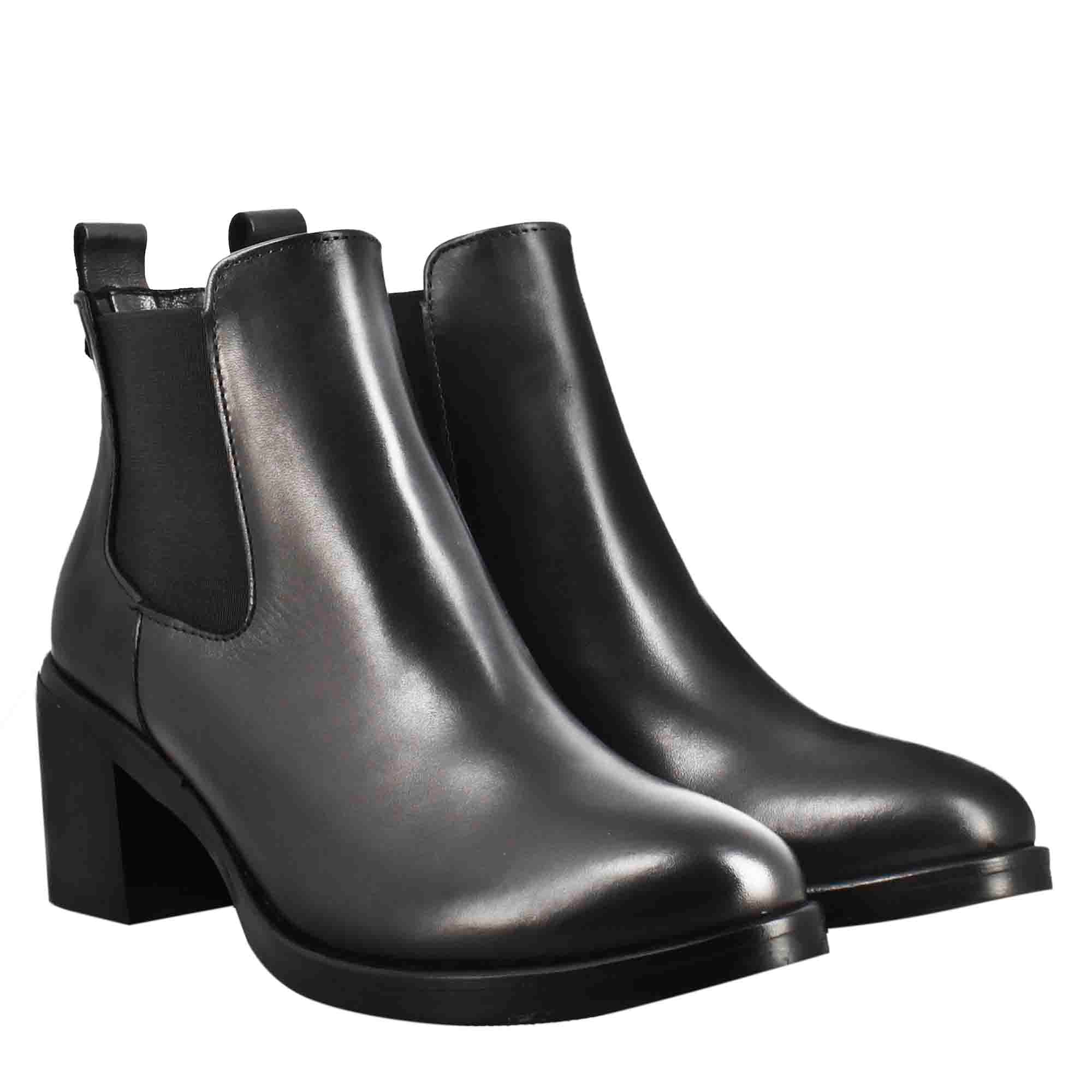 Chelsea da donna liscio con tacco medio in pelle colore nero - Image 7