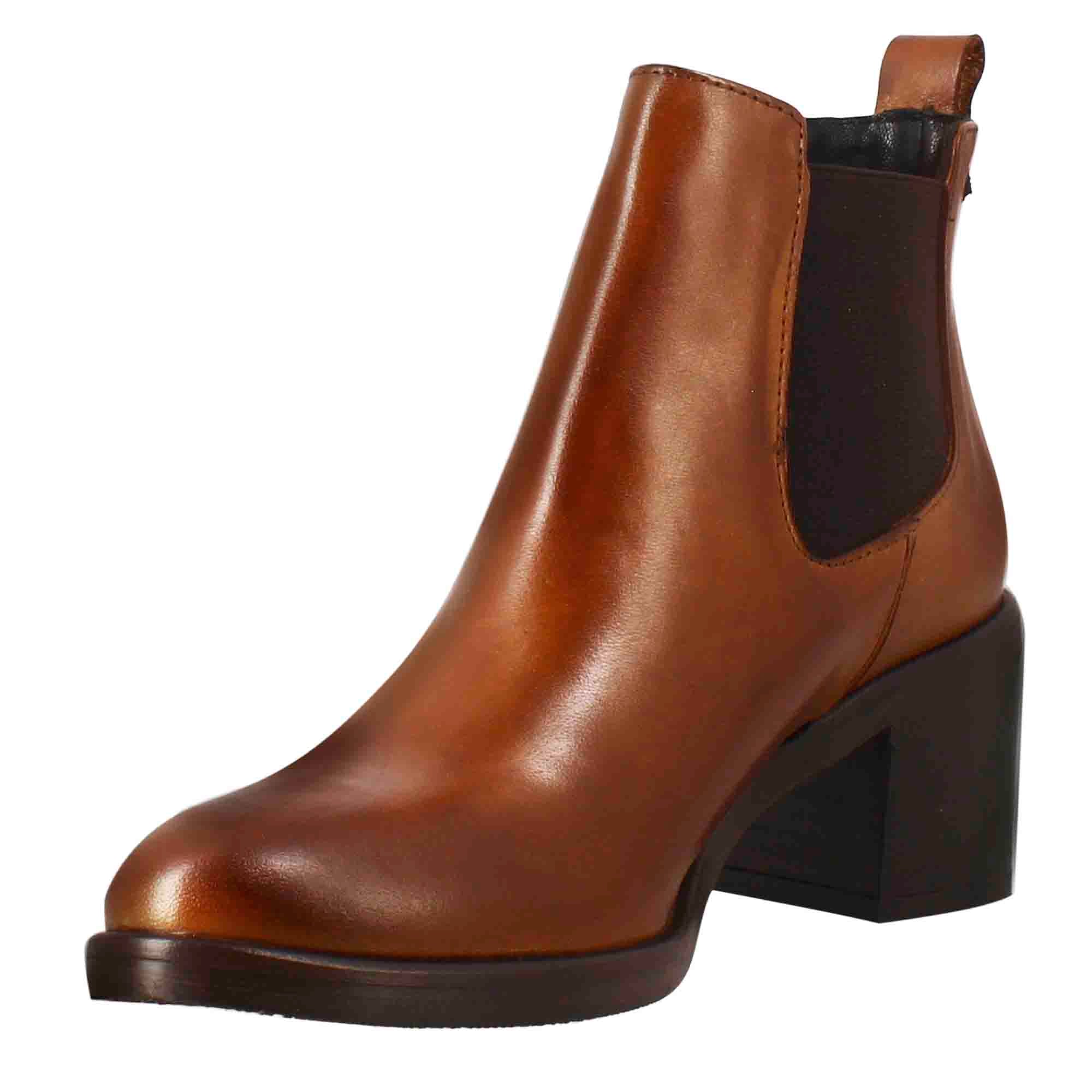 Chelsea da donna liscio con tacco medio in pelle marrone - Image 4