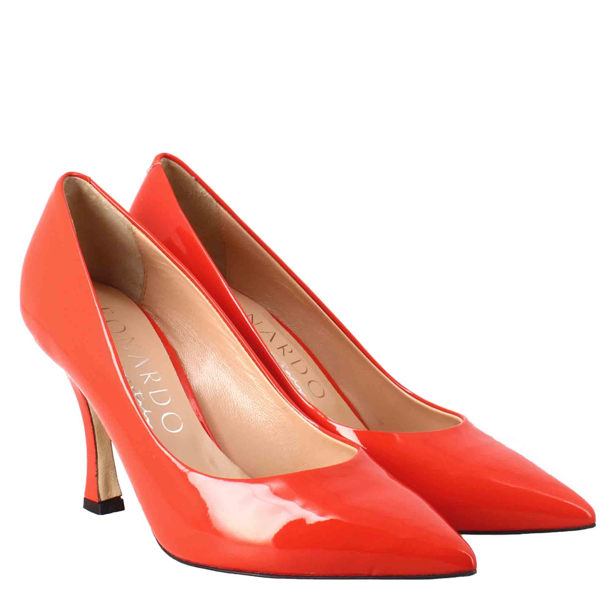 Décolleté da donna in pelle verniciata colore rosso a punta - Image 7