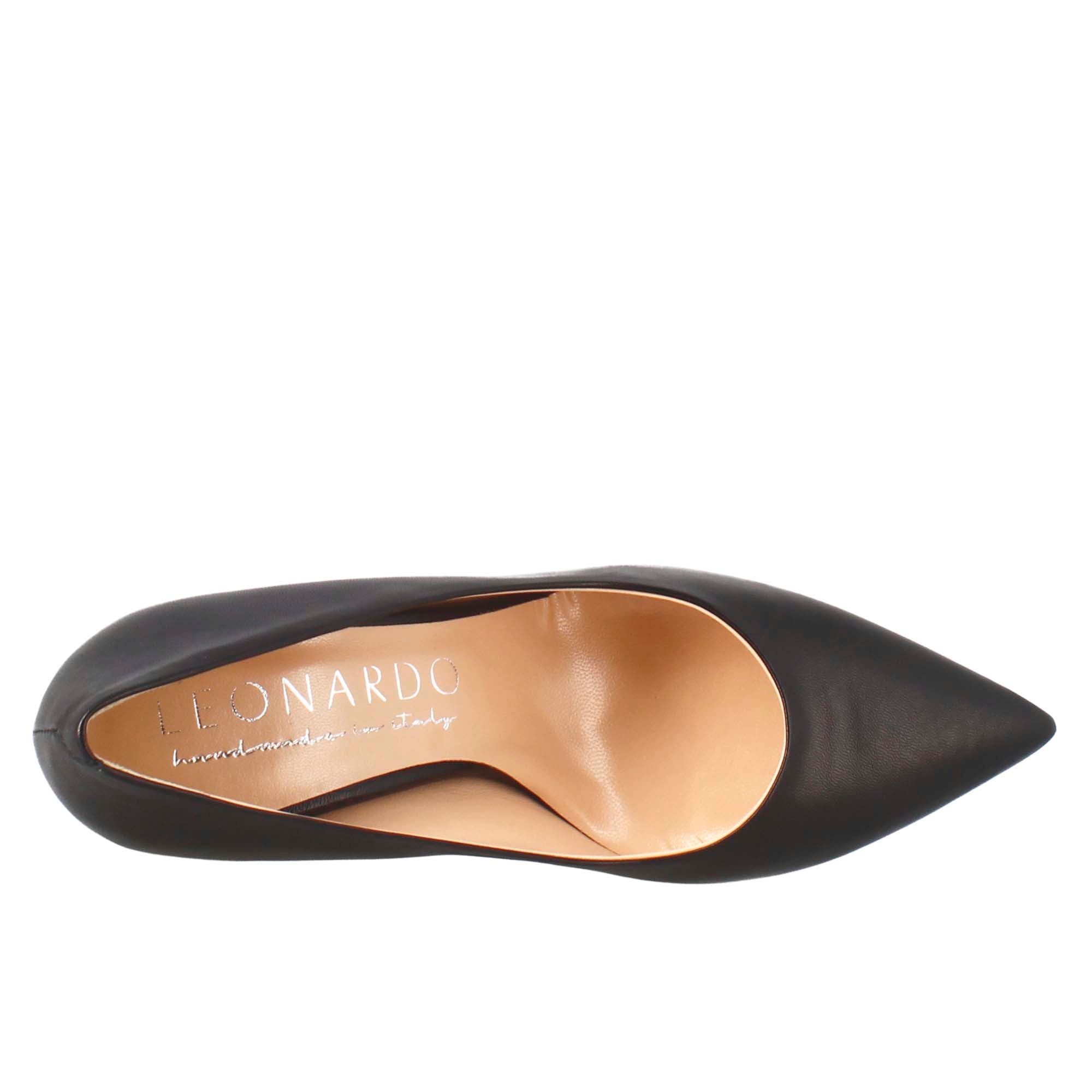 Décolleté da donna in pelle colore nero a punta - Image 5