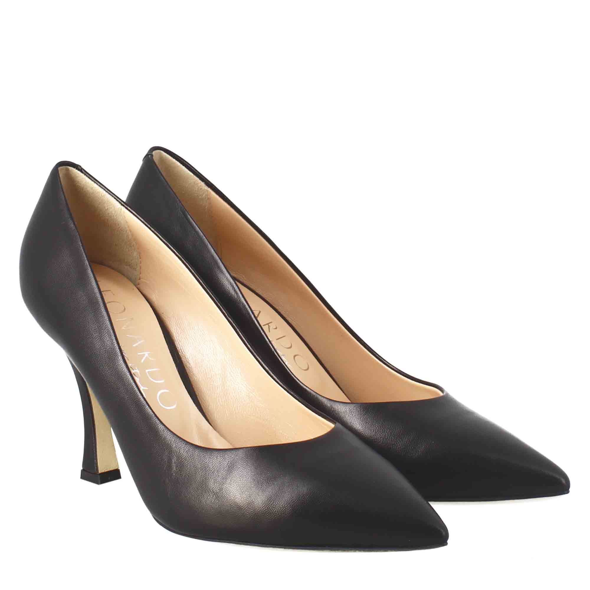 Décolleté da donna in pelle colore nero a punta - Image 7