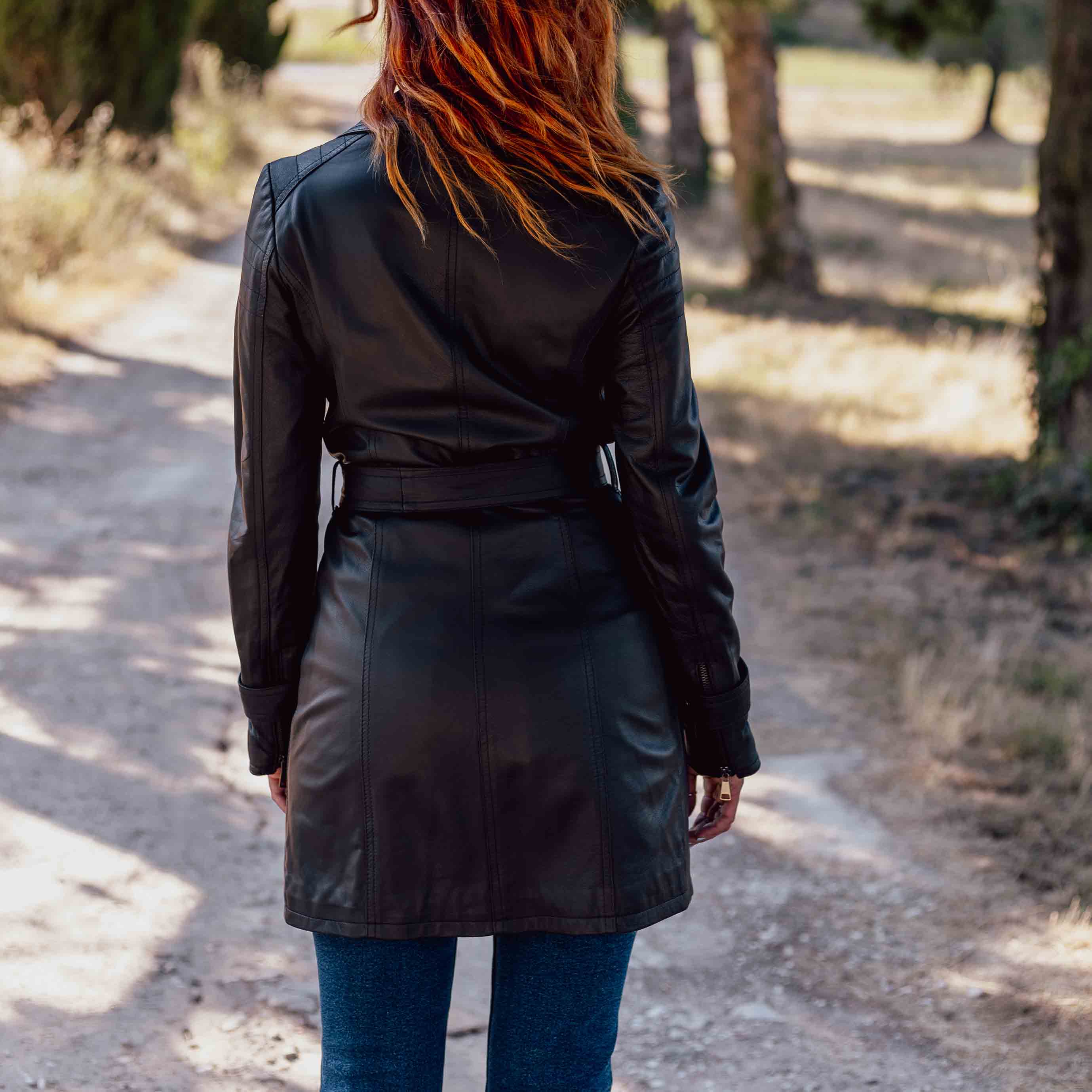 Giacca lunga da donna in pelle nera - Image 4