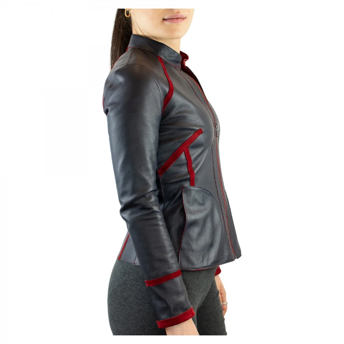Giacca reversibile Astrid da donna fatta a mano in pelle di renna rossa e pelle di agnello nera - Image 5