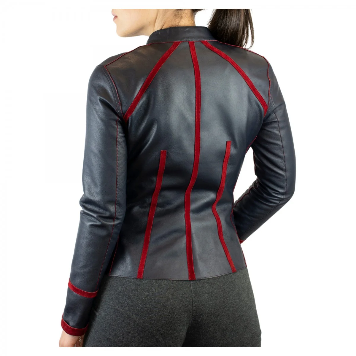 Giacca reversibile Astrid da donna fatta a mano in pelle di renna rossa e pelle di agnello nera - Image 6
