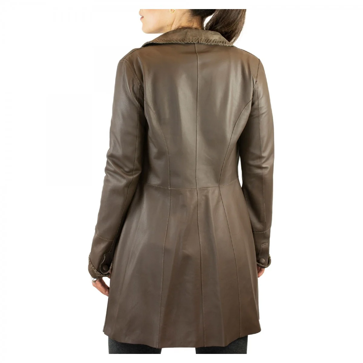 Giacca reversibile da donna fatta a mano in pelle di renna e di agnello grigia - Image 6