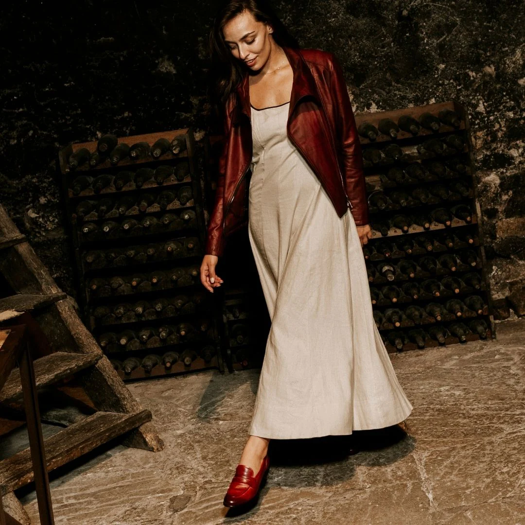 Mocassini da donna artigianali in pelle colore rosso - Image 4
