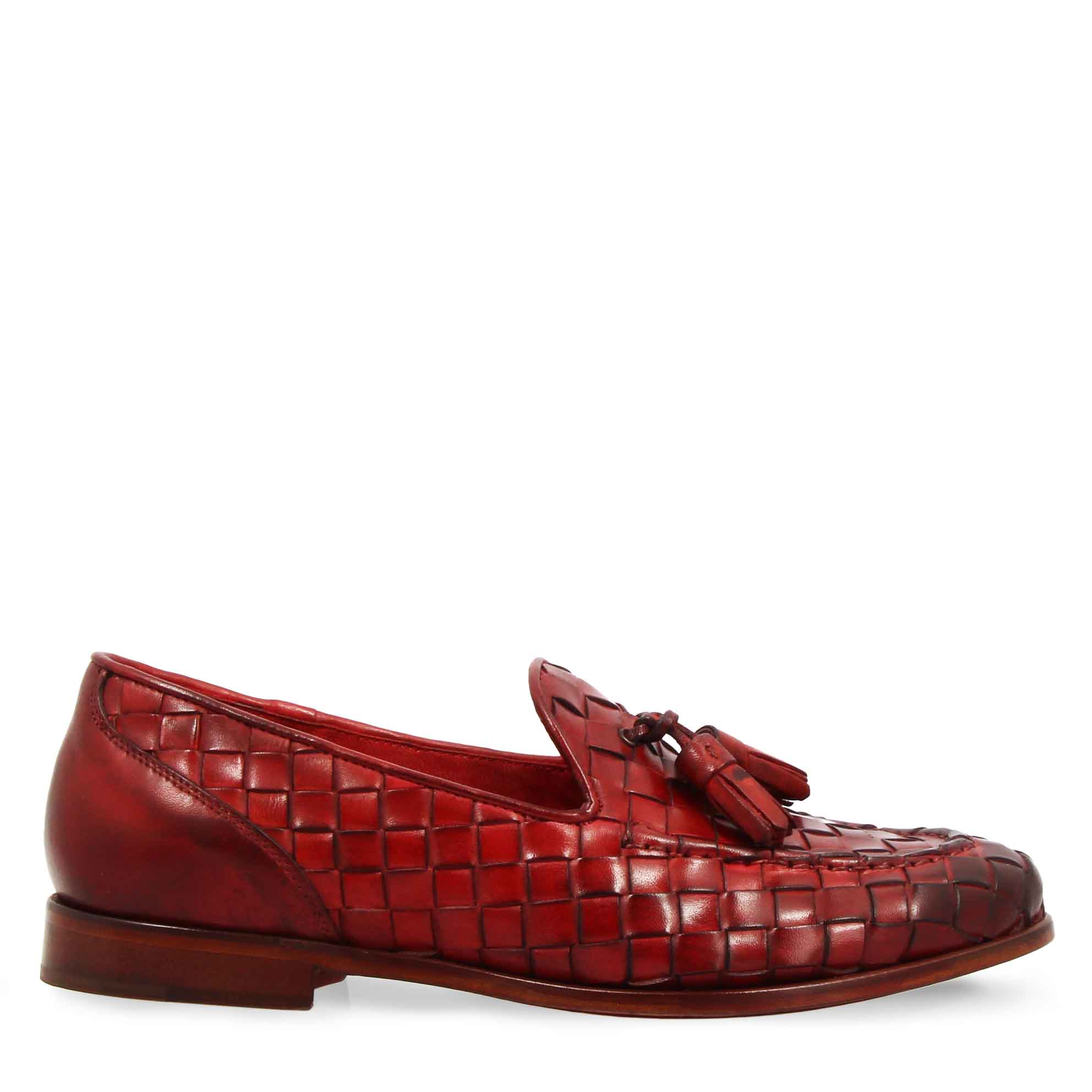 Mocassini da donna artigianali in pelle intrecciata rossa con nappine - Image 3