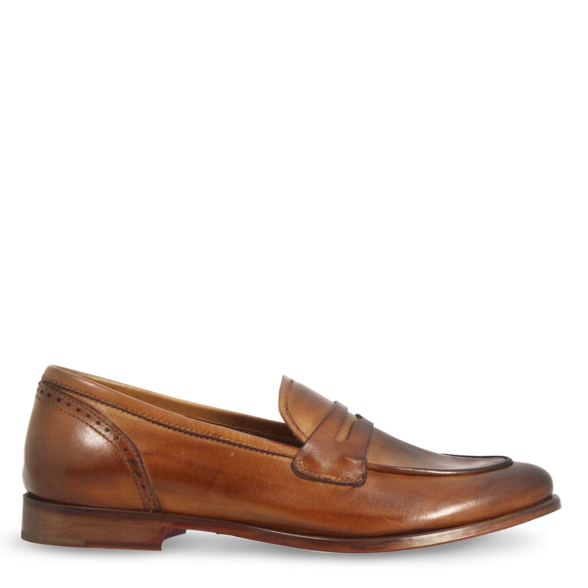 Mocassini da donna artigianali in pelle marrone - Image 5