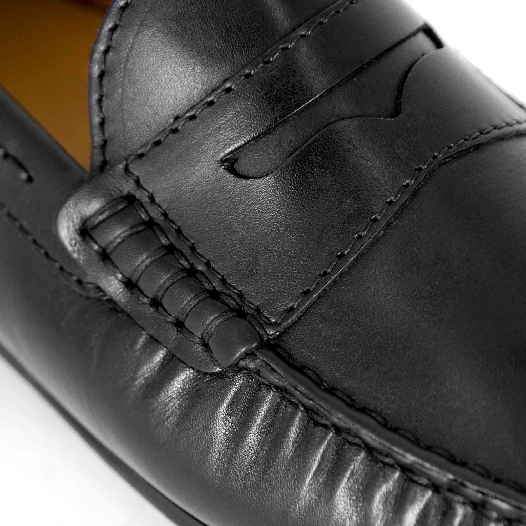 Mocassino casual da uomo in pelle colore nero con suola con gommini - Image 4