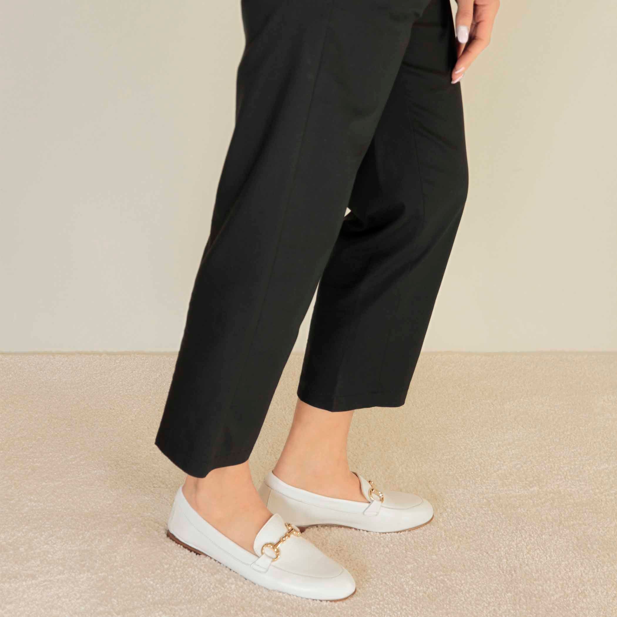Mocassino classico da donna con morsetto in pelle colore bianco - Image 3