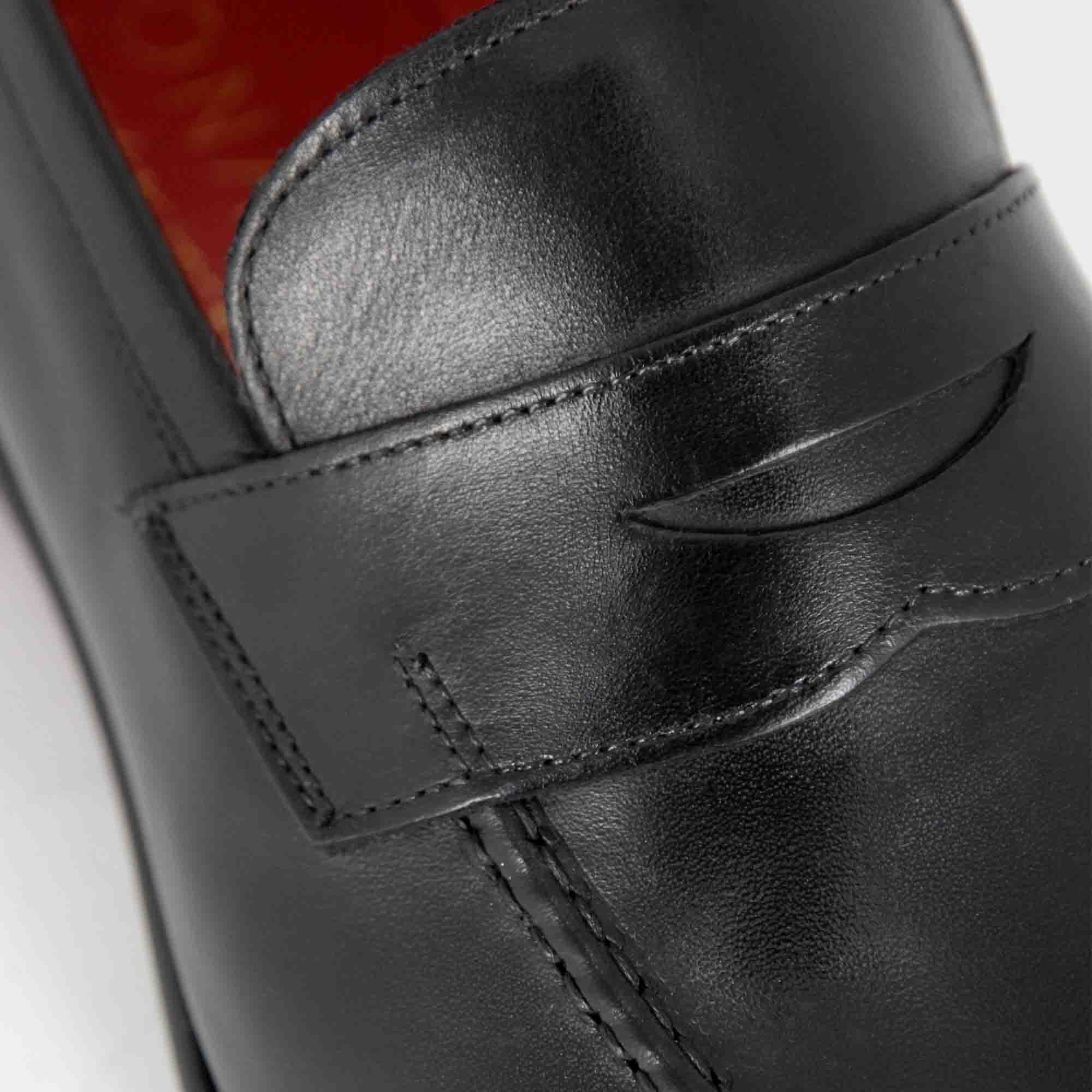 Mocassino classico da uomo in pelle colore nero - Image 4