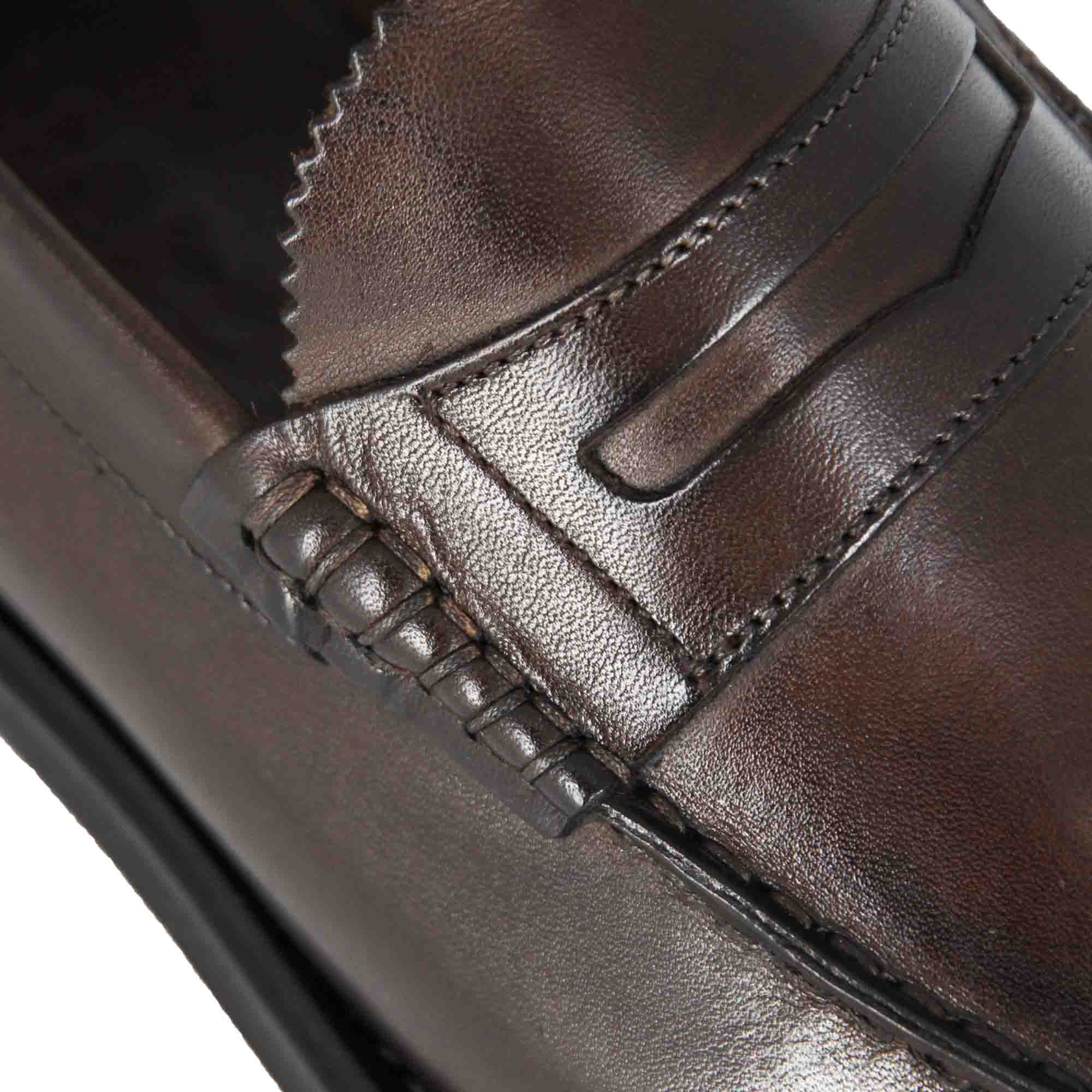 Mocassino college con bocca di leone da uomo in pelle colore marrone scuro - Image 4