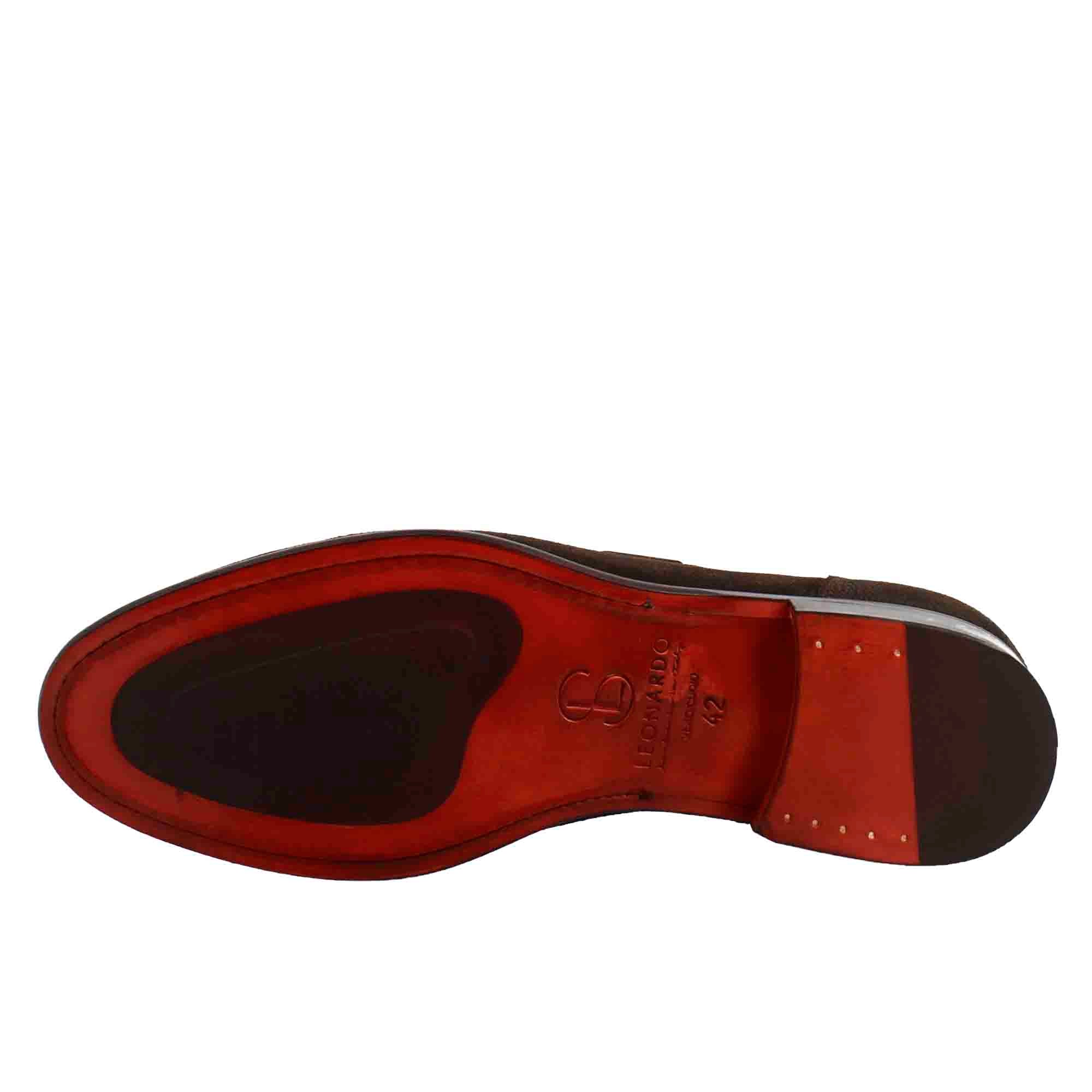 Mocassino con nappine da uomo in pelle scamosciata colore marrone scuro - Image 6