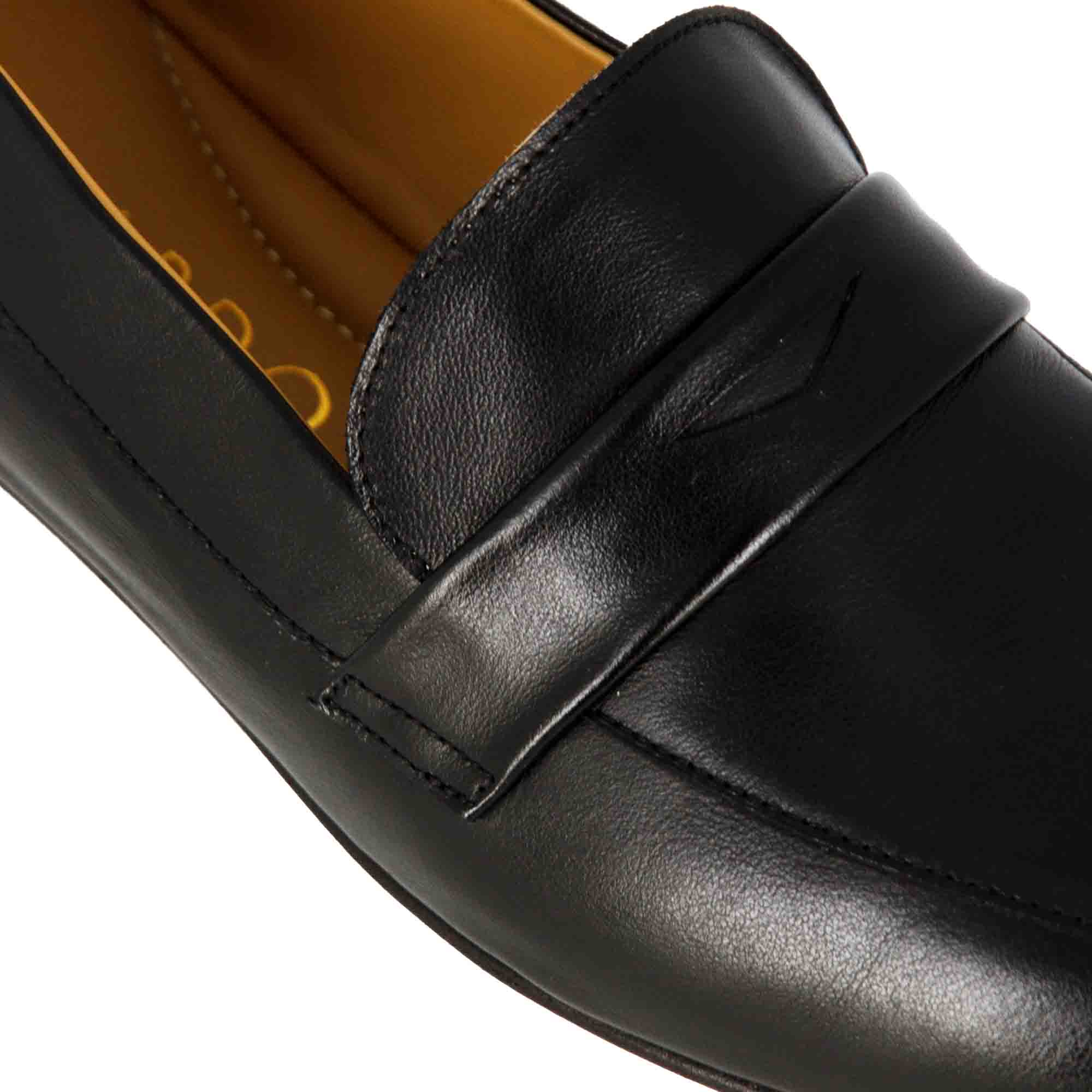 Mocassino da donna classico in pelle colore nero fatti a mano - Image 4