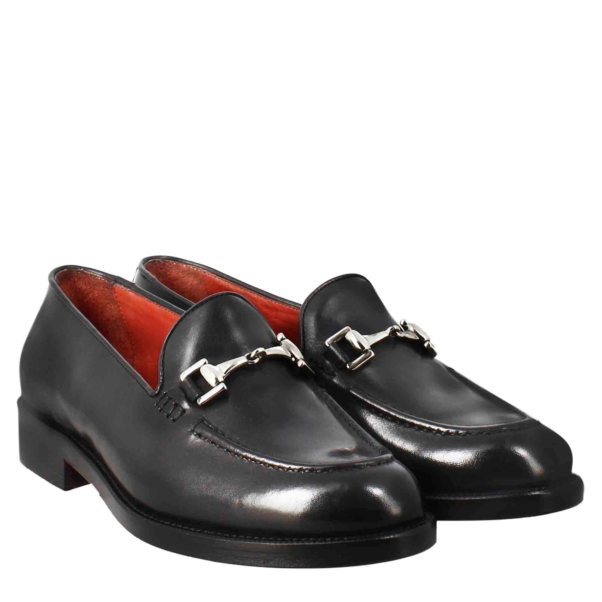 Mocassino da donna in pelle colore nero con fibbia - Image 7