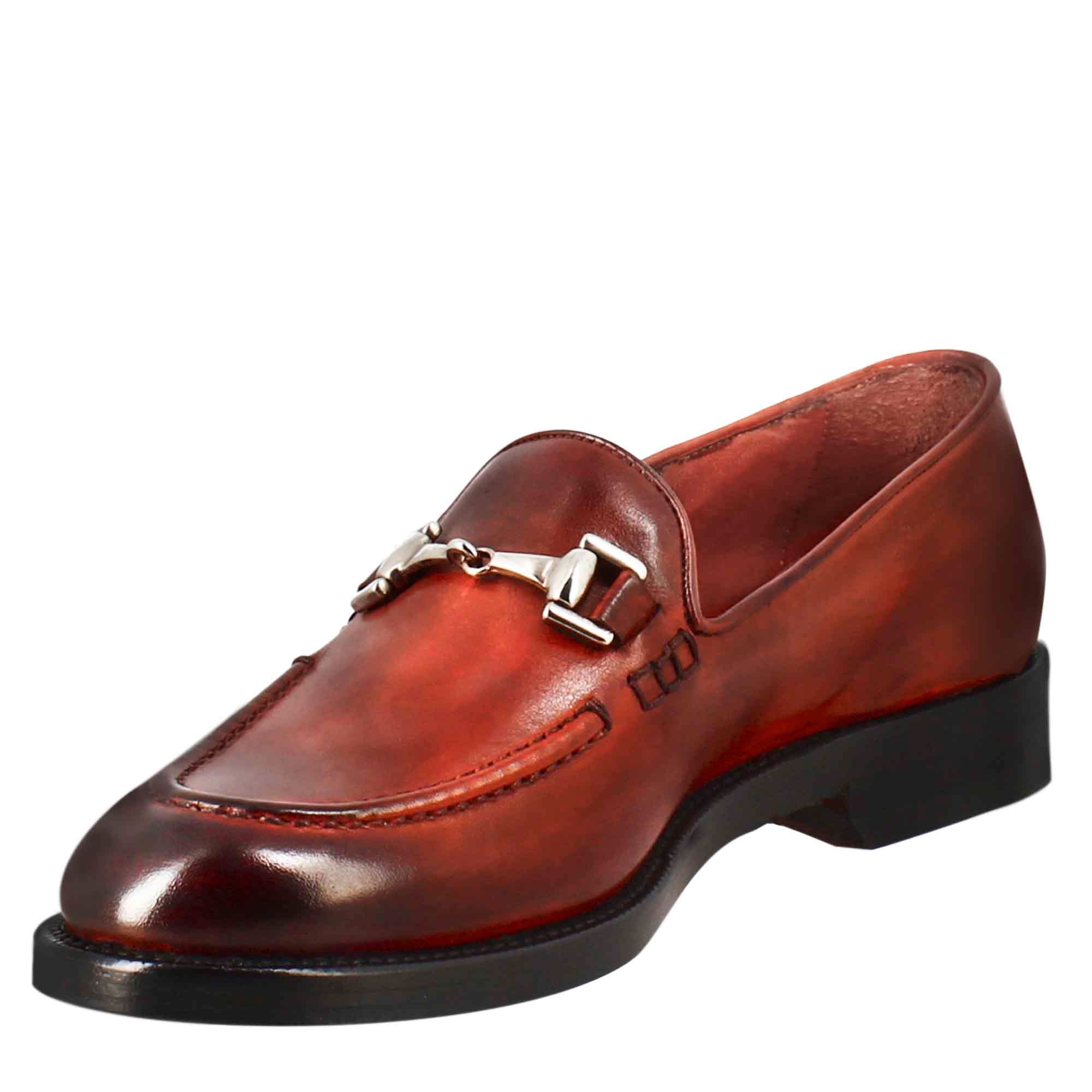 Mocassino da donna in pelle colore rosso con fibbia - Image 4