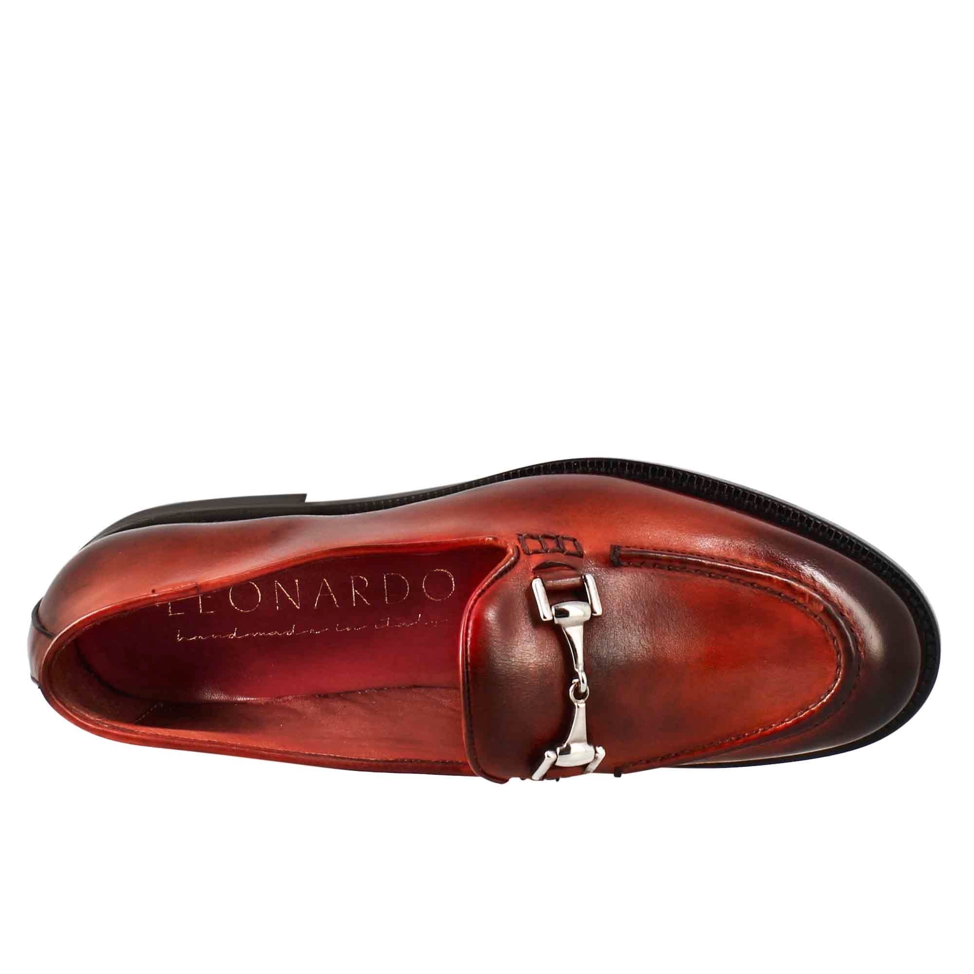 Mocassino da donna in pelle colore rosso con fibbia - Image 5