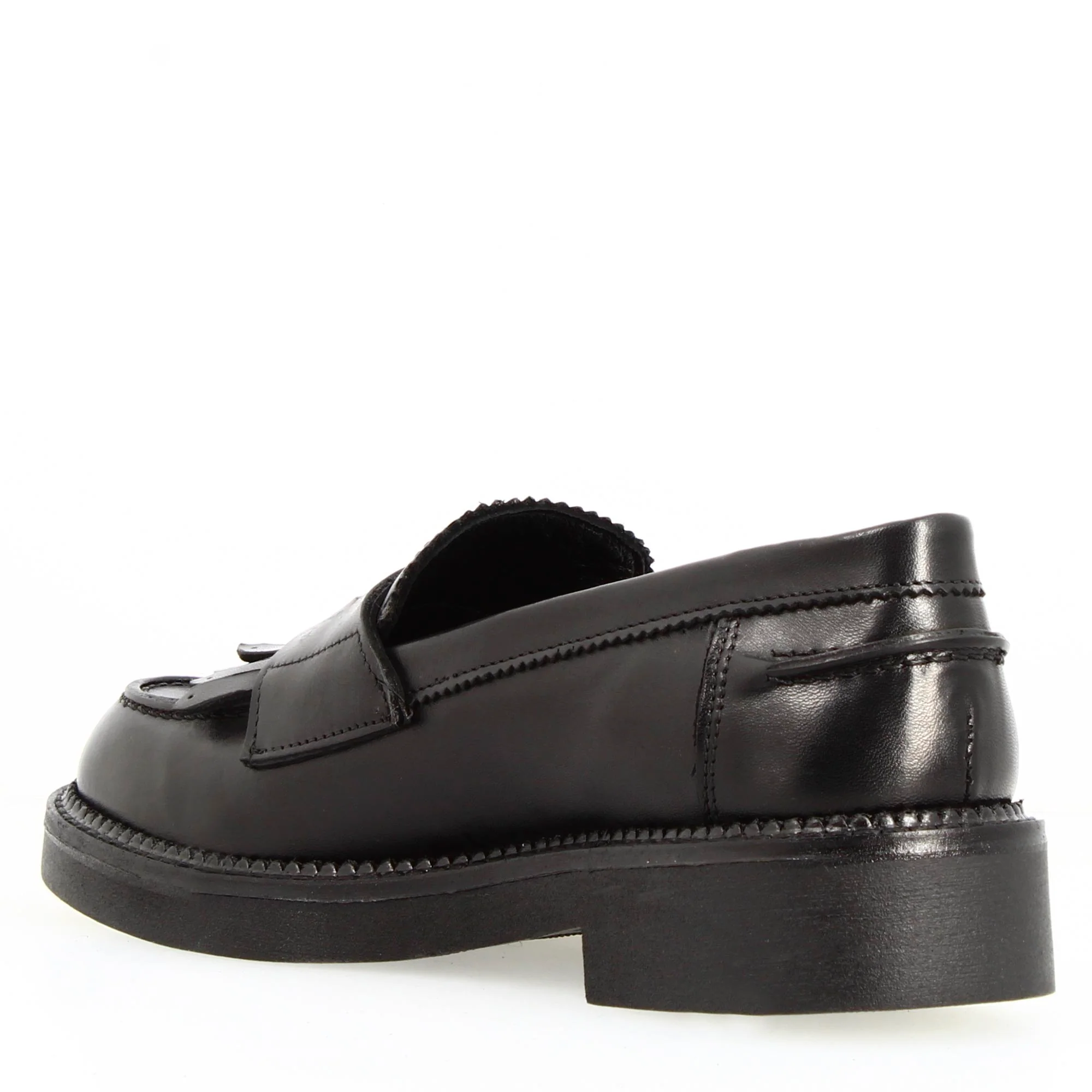 Mocassino da donna fondo robusto in pelle nera con frange - Image 3