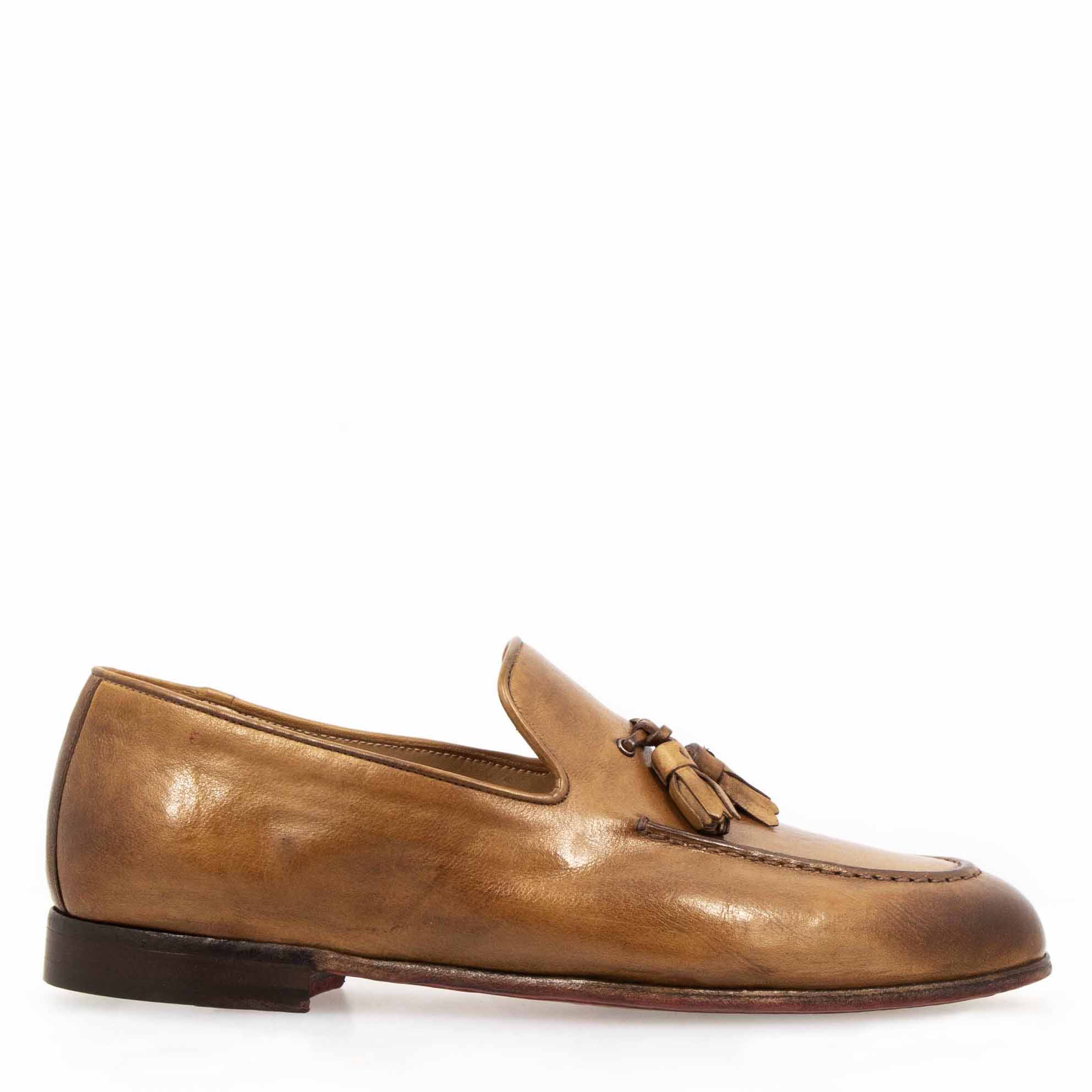 Mocassino marrone da uomo artigianali in pelle con nappine - Image 3