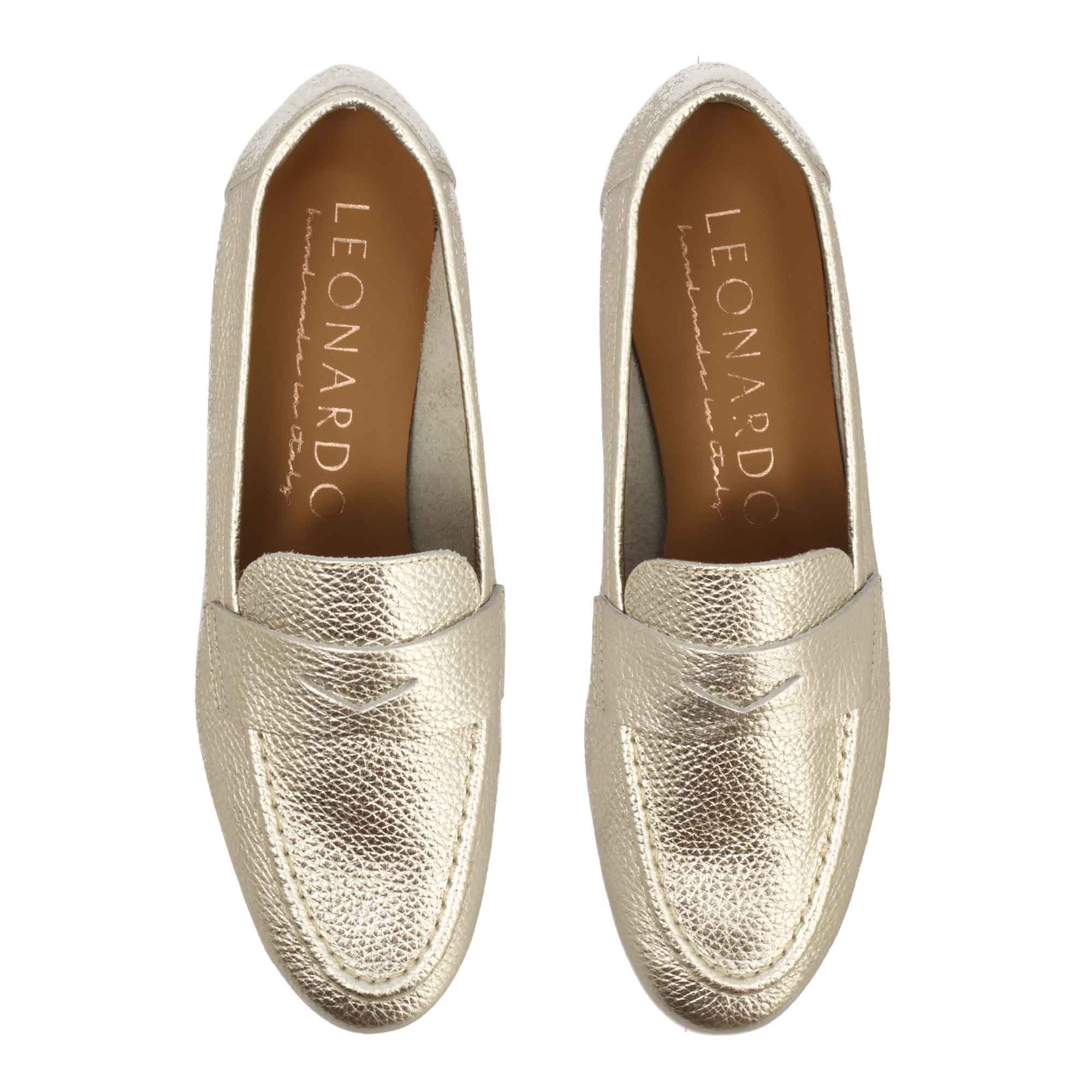 Mocassino morbido artigianale da donna in pelle oro - Image 2