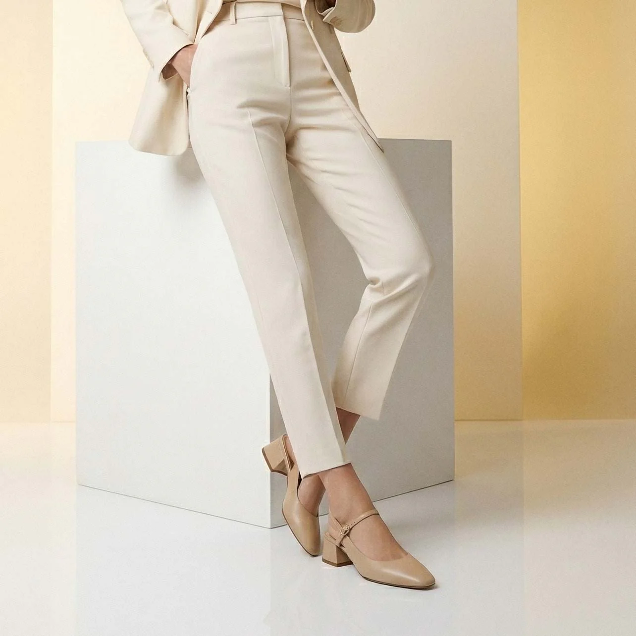 Sandalo da donna Archita tacco medio in pelle beige - Image 3