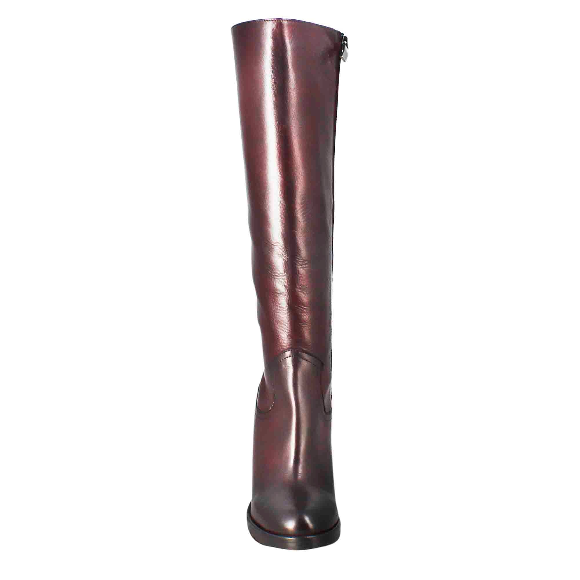 Stivale al ginocchio da donna liscio con tacco alto in pelle bordeaux - Image 3