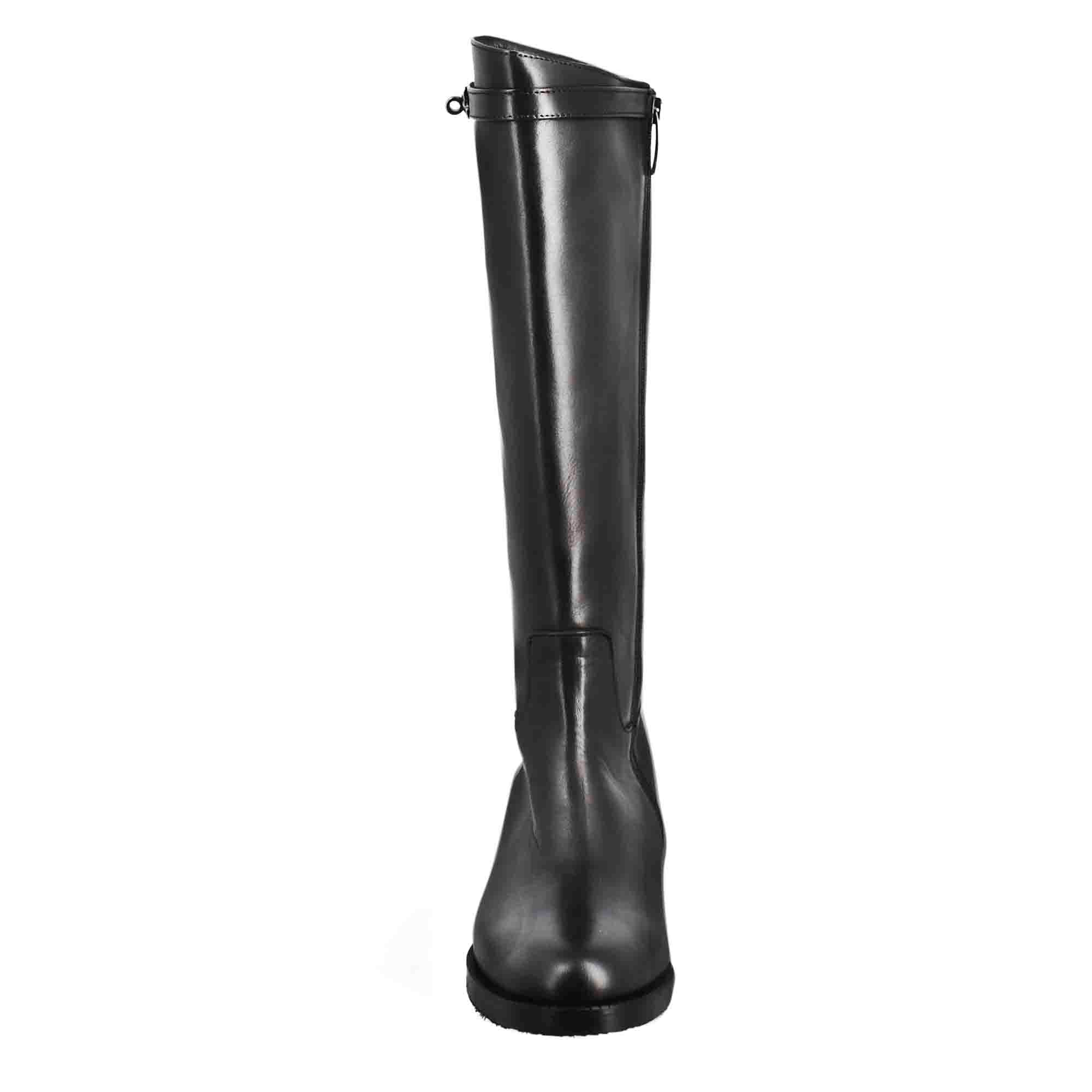 Stivale al ginocchio da donna liscio con tacco basso in pelle colore nero - Image 3