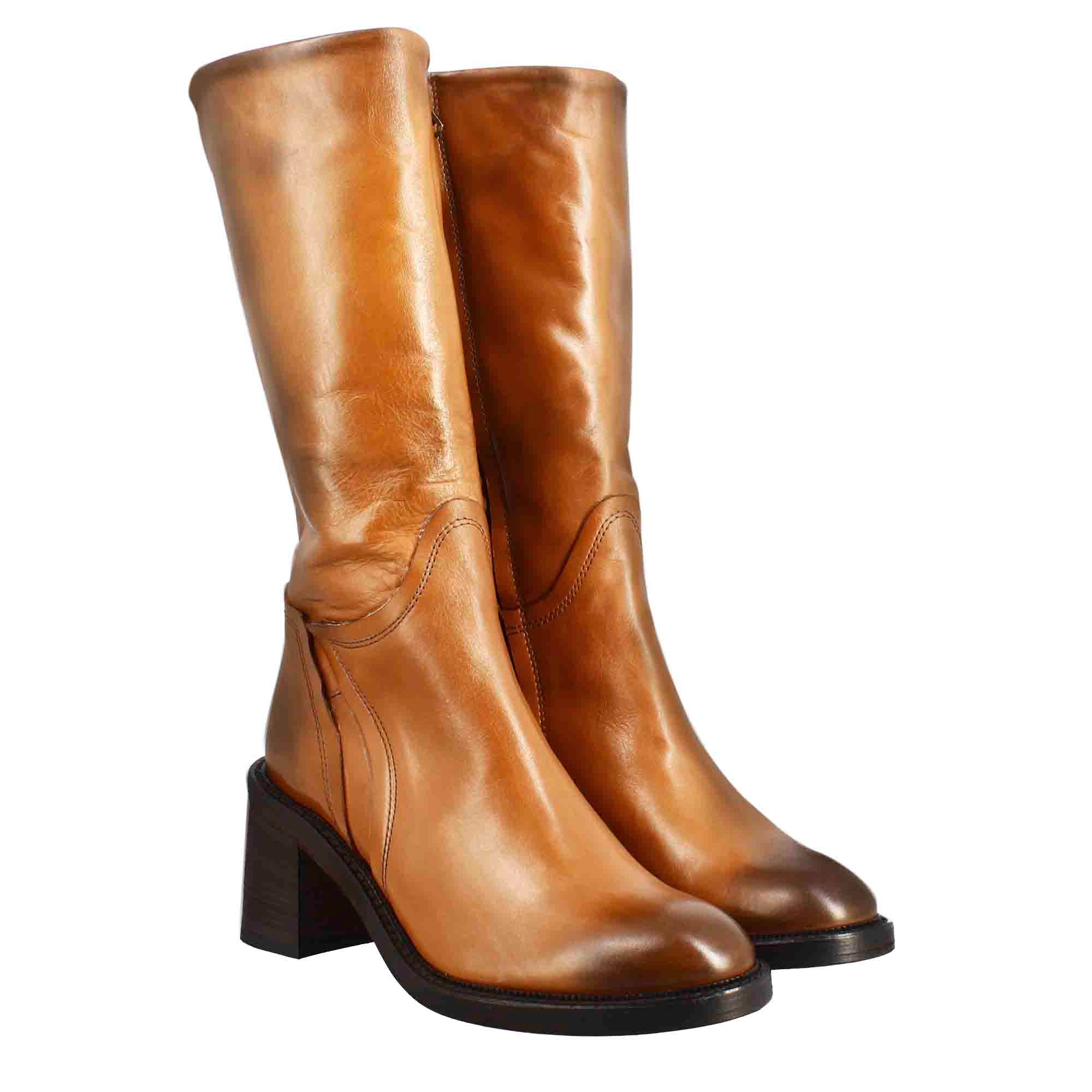 Stivale diver altezza polpaccio da donna con tacco in pelle lavata colore cuoio scuro - Image 8