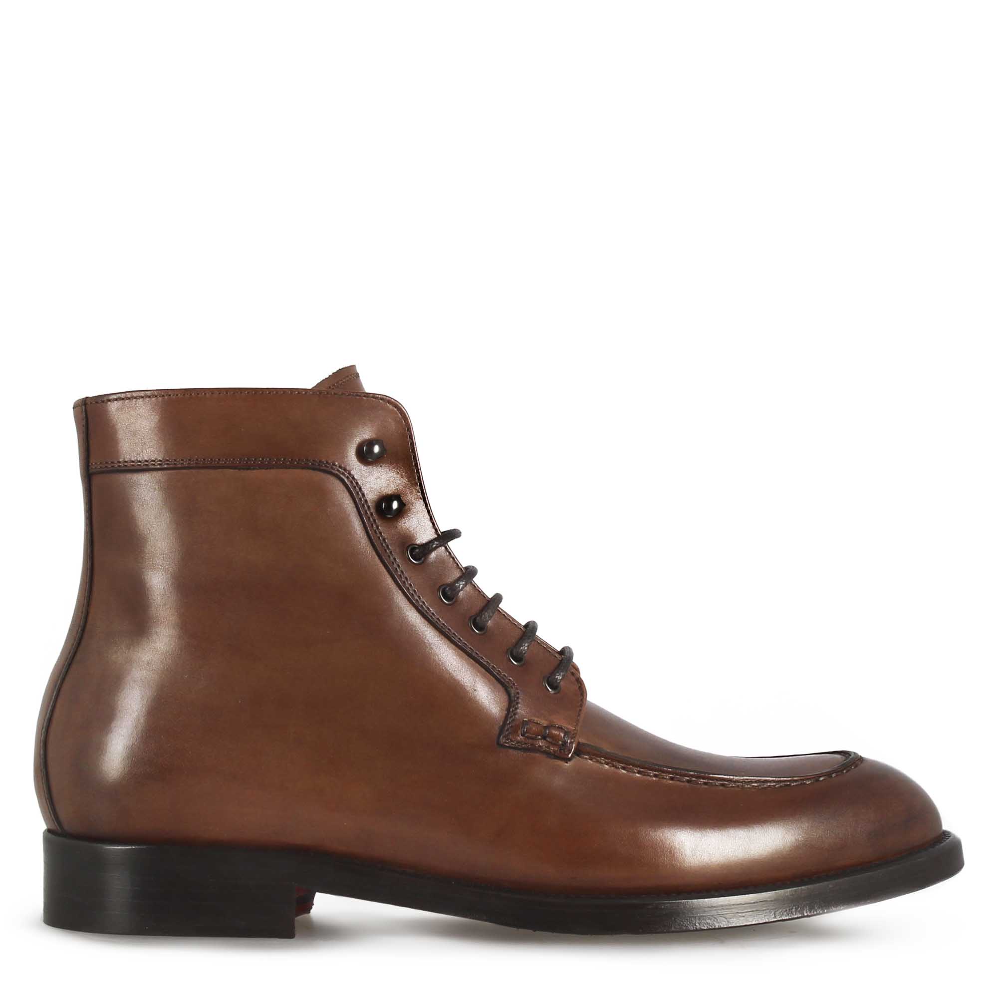 Stivaletto con allacciatura alla caviglia da uomo in pelle liscia colore marrone - Image 2