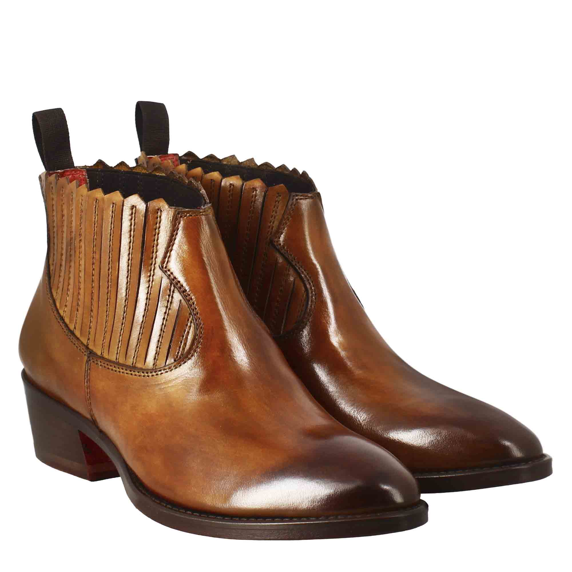 Stivaletto da donna con ritagli al collo in pelle colore marrone chiaro - Image 7