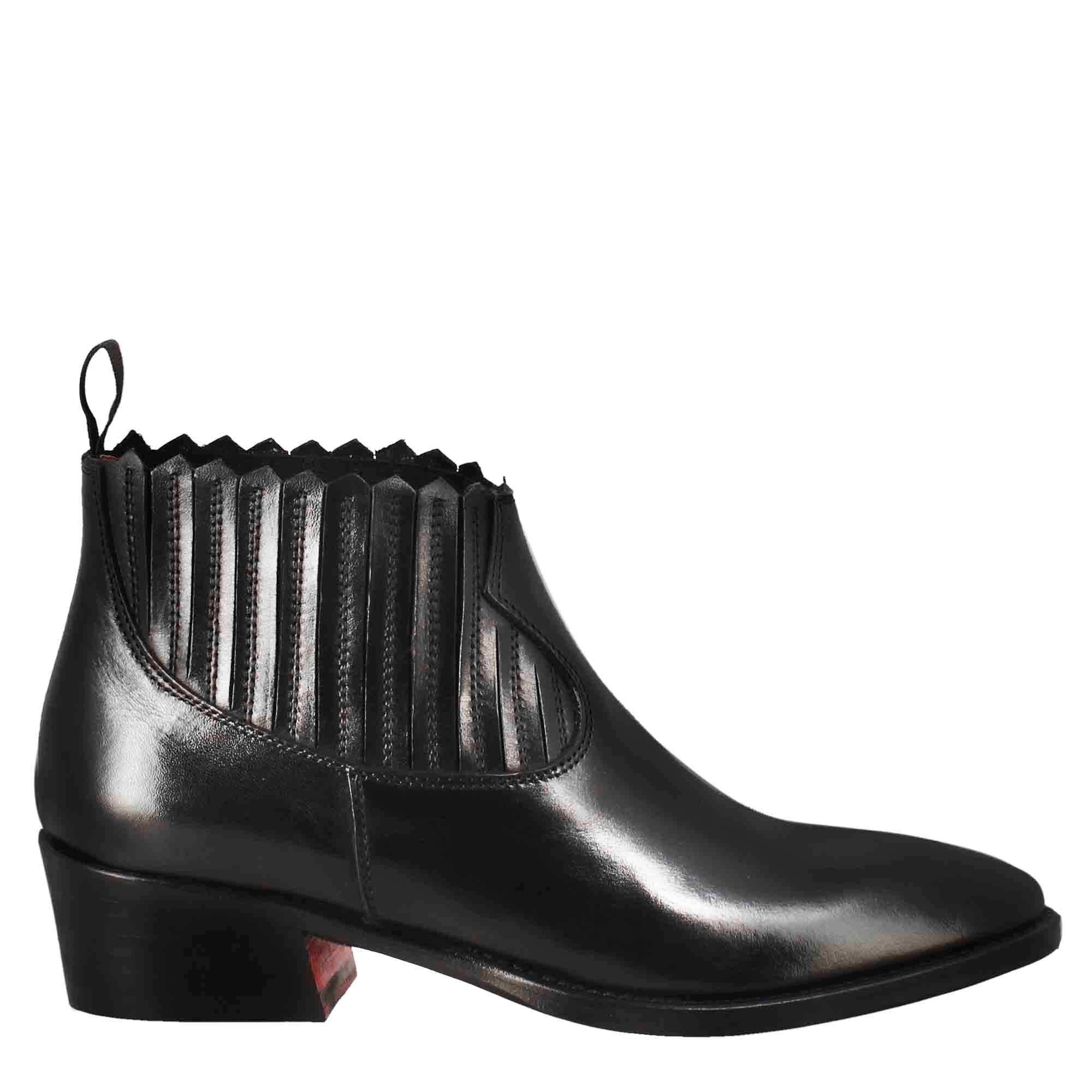Stivaletto da donna con ritagli al collo in pelle colore nero - Image 3