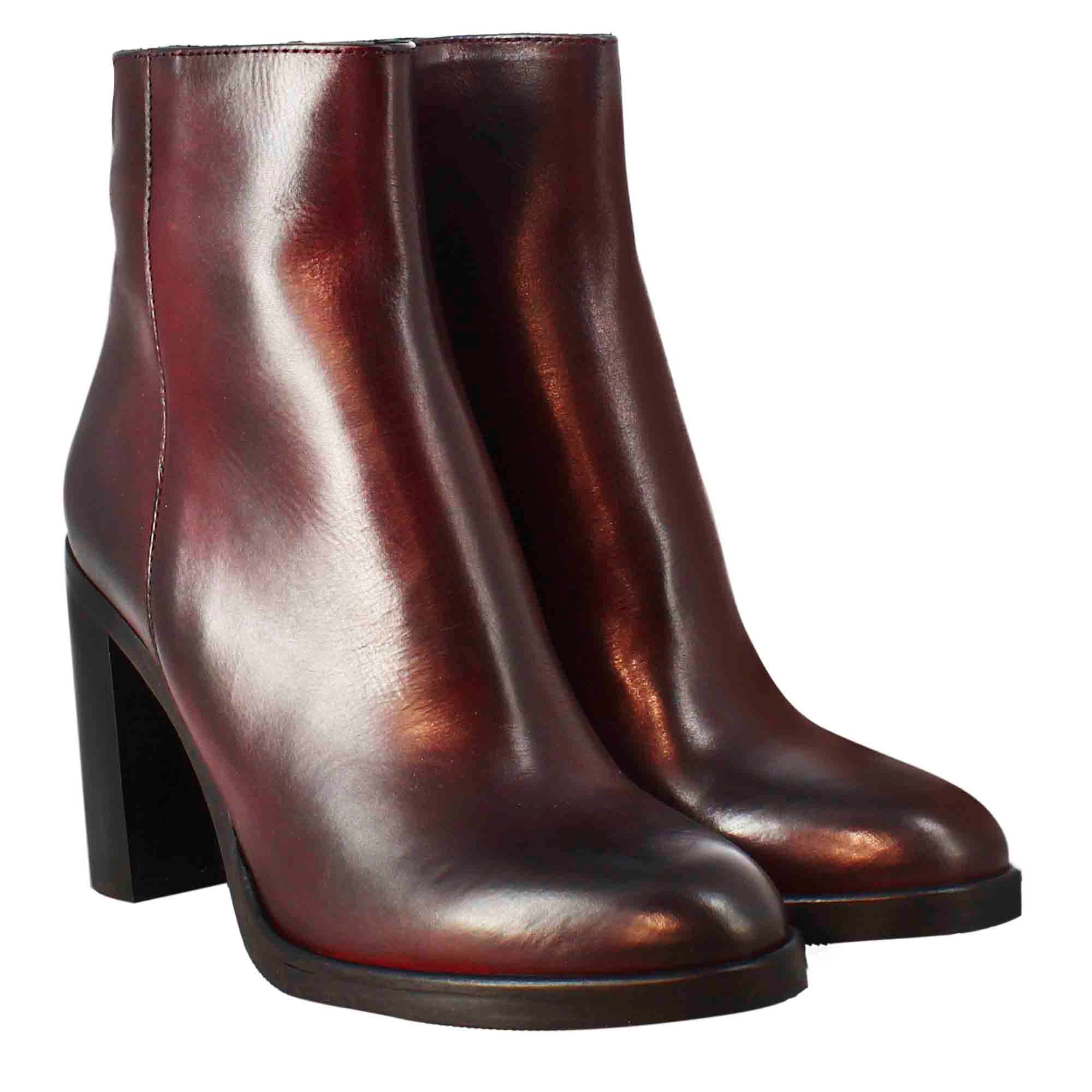 Stivaletto da donna liscio con tacco alto in pelle bordeaux - Image 7