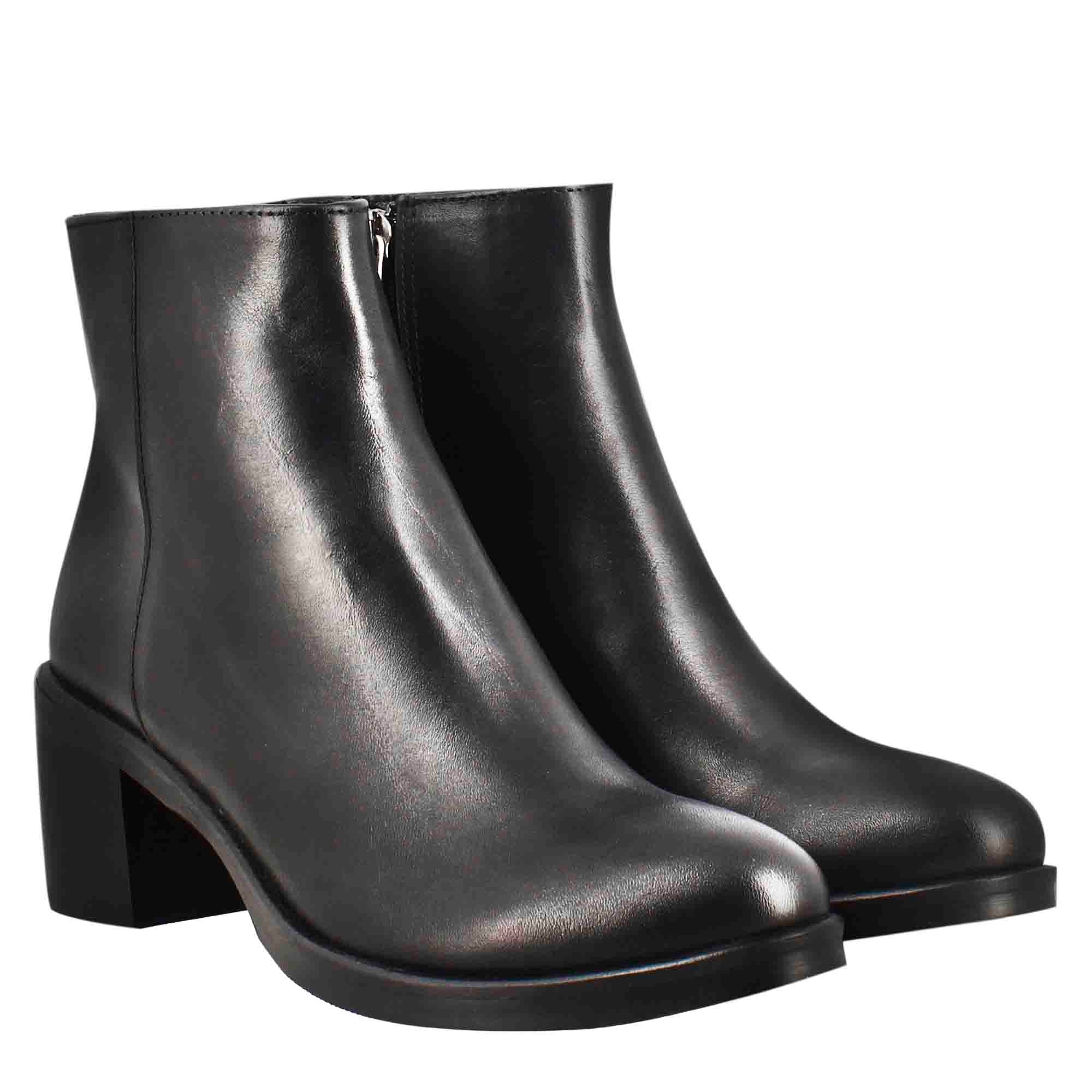 Stivaletto da donna liscio con tacco medio in pelle colore nero - Image 7