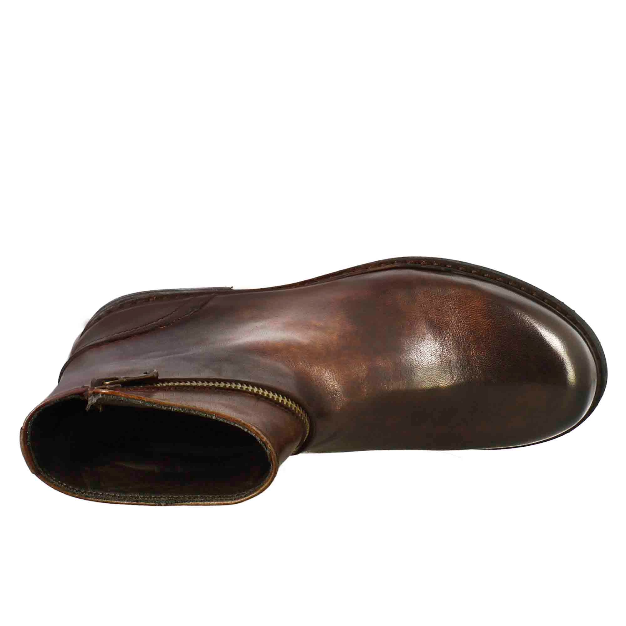 Stivaletto da donna in pelle lavata colore marrone con zip diagonale - Image 5