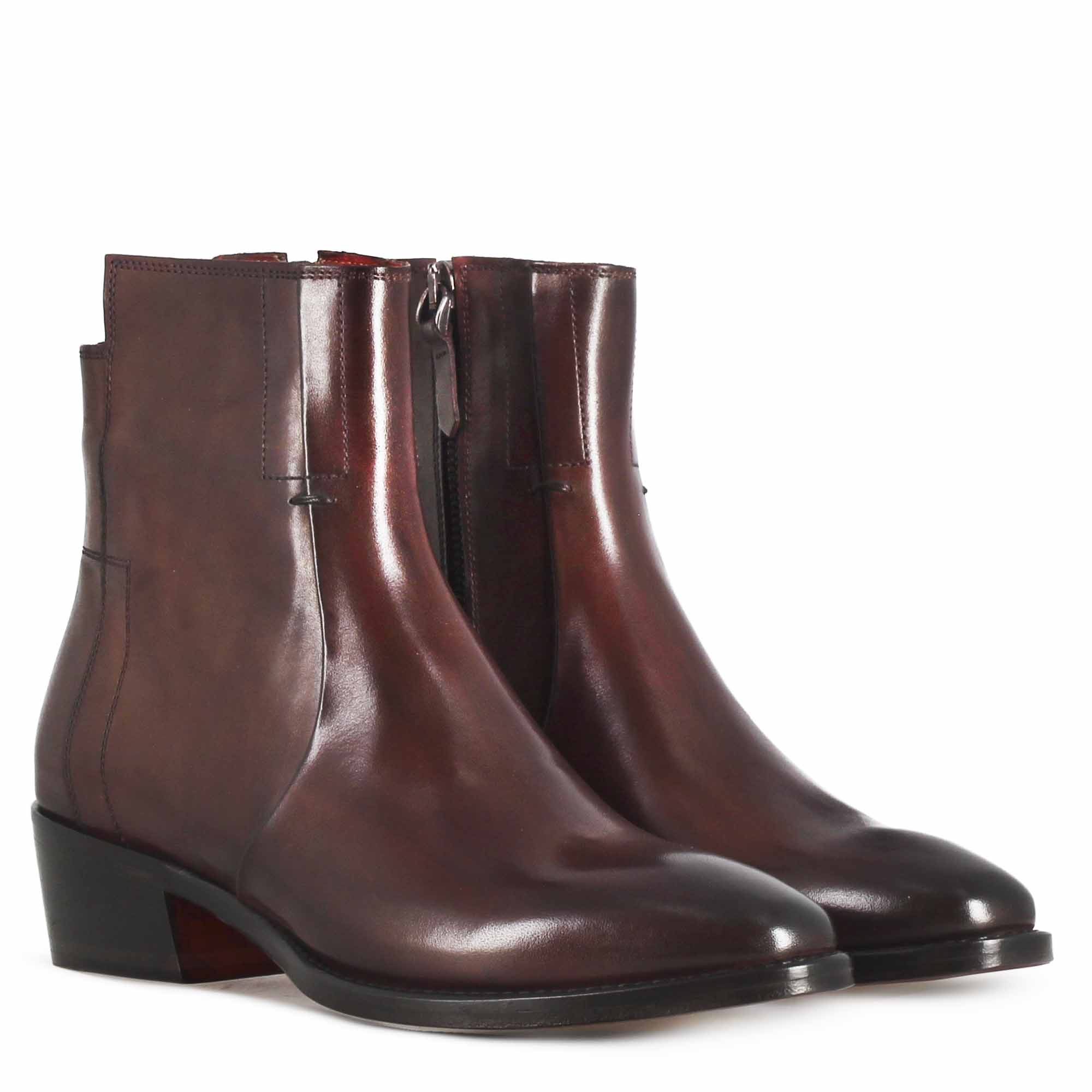 Stivaletto stile texano asimmetrico da donna in pelle colore bordeaux - Image 5