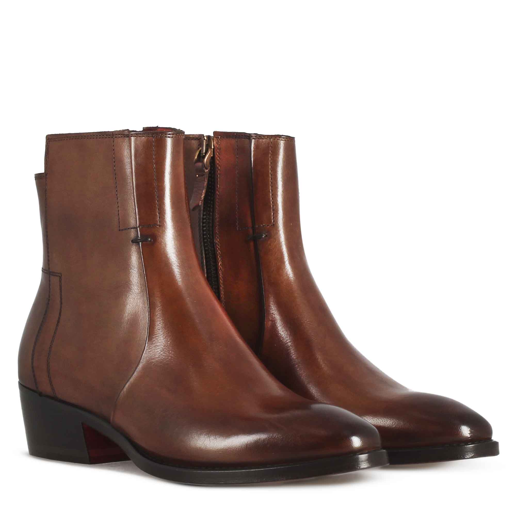 Stivaletto stile texano asimmetrico da donna in pelle colore marrone - Image 5