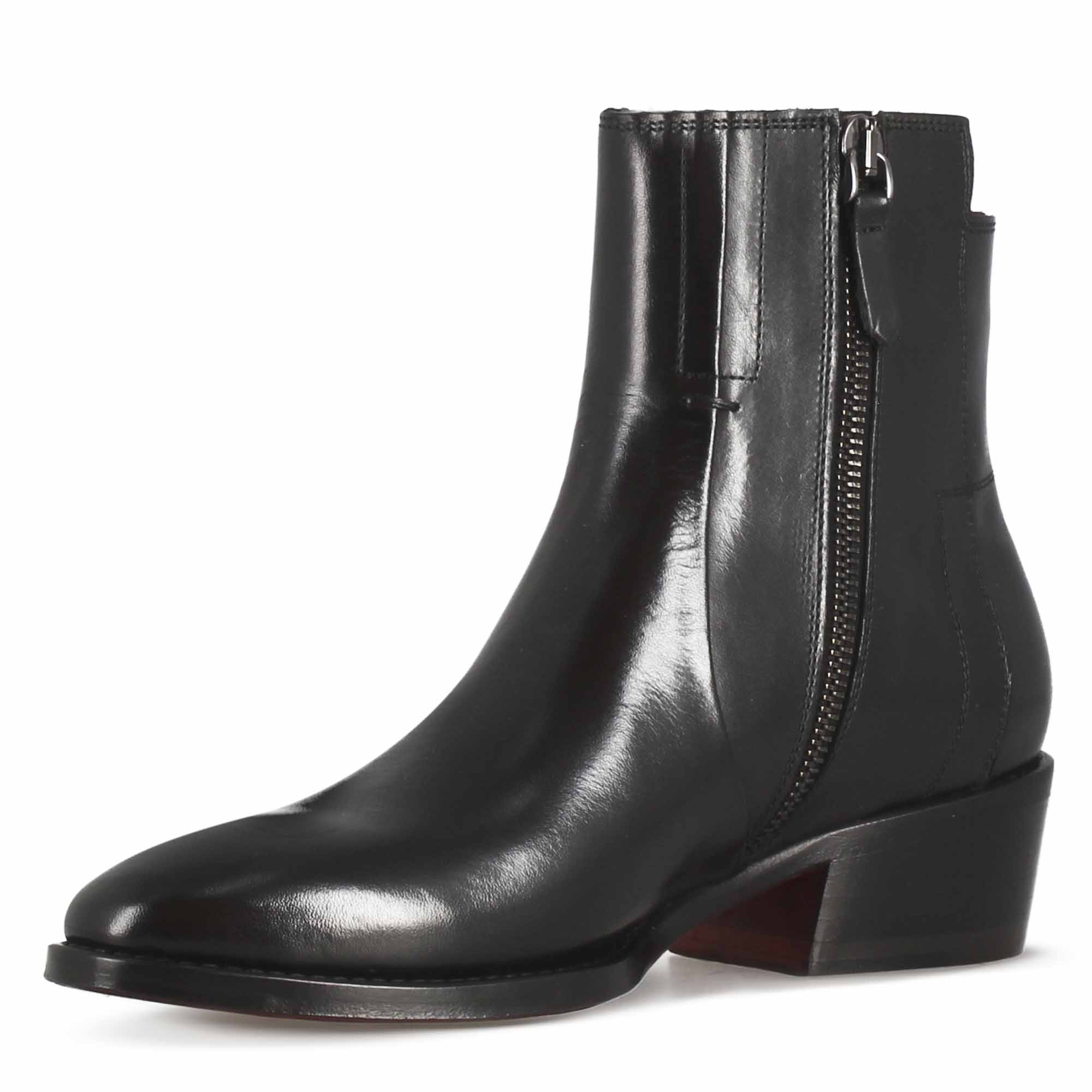 Stivaletto stile texano asimmetrico da donna in pelle colore nero - Image 3