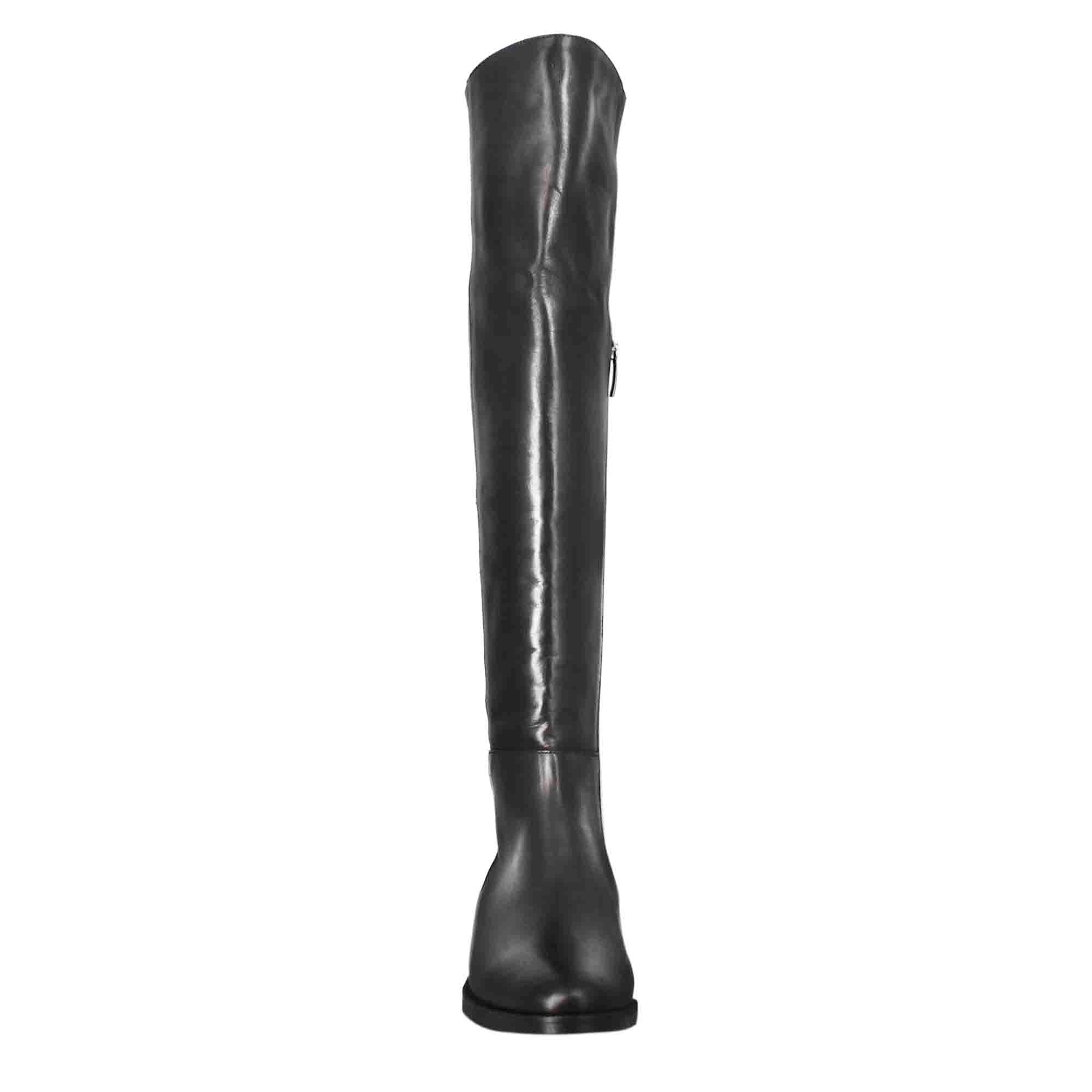 Stivali sopra al ginocchio da donna liscio con tacco basso in pelle colore nero - Image 3