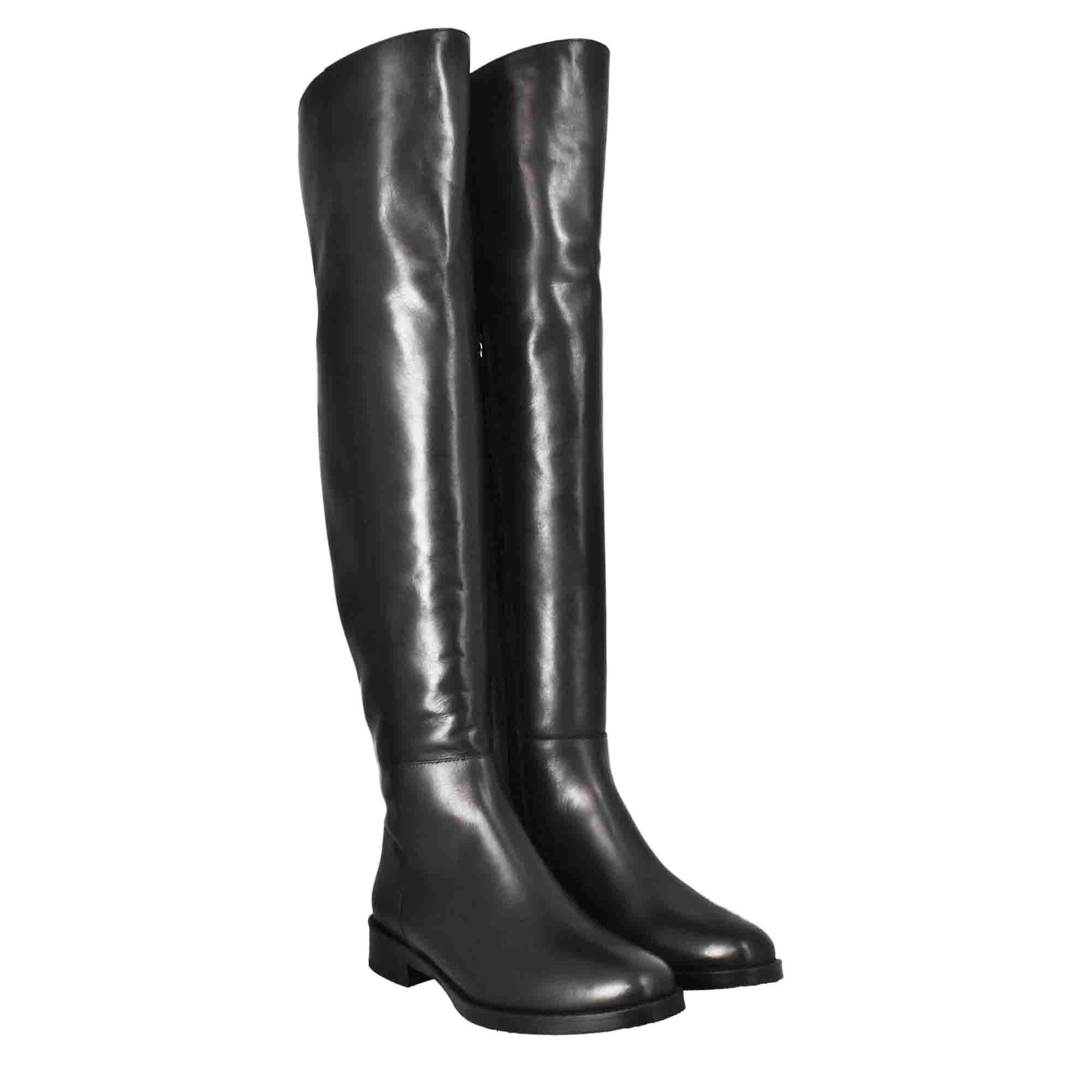 Stivali sopra al ginocchio da donna liscio con tacco basso in pelle colore nero - Image 5